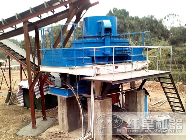 制砂生產(chǎn)現(xiàn)場(chǎng) 制砂生產(chǎn)現(xiàn)場(chǎng)