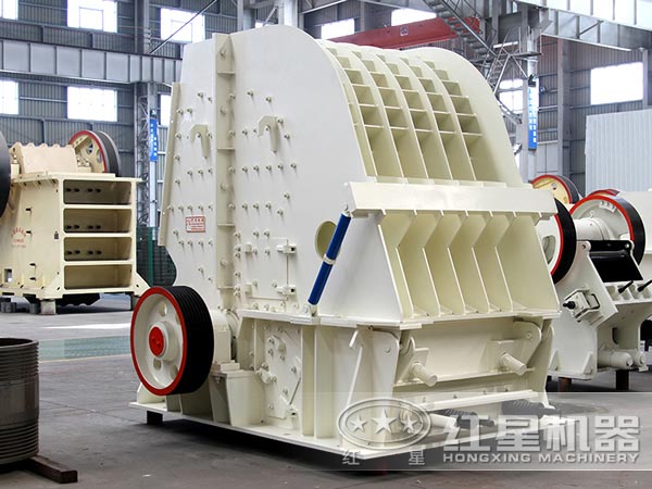 新型反擊式破碎機(jī) 新型反擊式破碎機(jī)