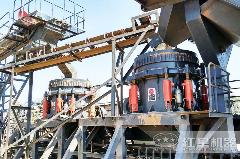 頁巖破碎加工客戶現(xiàn)場實拍 頁巖破碎加工客戶現(xiàn)場實拍