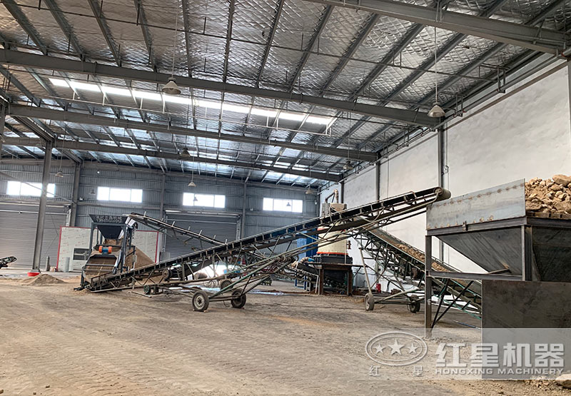 紅星立式復(fù)合破碎機(jī)現(xiàn)場實(shí)拍 紅星立式復(fù)合破碎機(jī)現(xiàn)場實(shí)拍