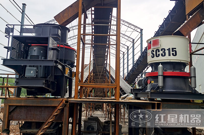 圓錐破和制砂機(jī)加工現(xiàn)場 圓錐破和制砂機(jī)加工現(xiàn)場