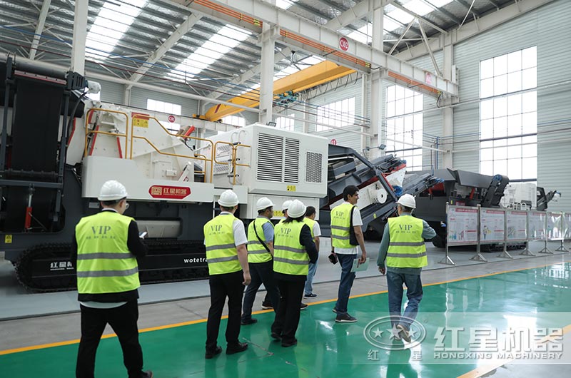 移動(dòng)破碎站常見類型，移動(dòng)破碎機(jī)生產(chǎn)廠家