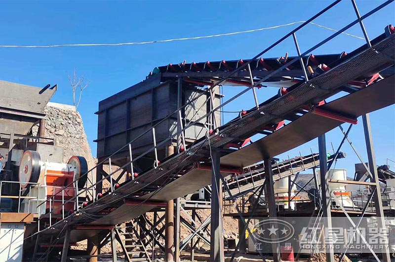 HD德版顎式破碎機現(xiàn)場實拍 HD德版顎式破碎機現(xiàn)場實拍