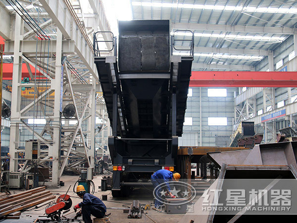 紅星移動(dòng)碎石機(jī)車間 紅星移動(dòng)碎石機(jī)車間