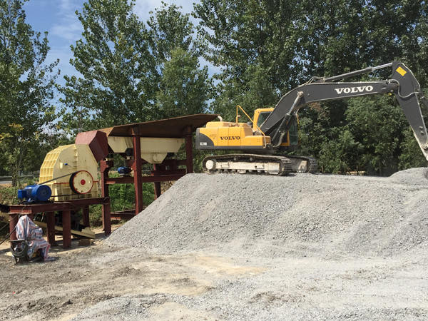 現(xiàn)場作業(yè)中 現(xiàn)場作業(yè)中