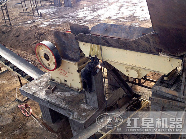 現場作業(yè)中 現場作業(yè)中