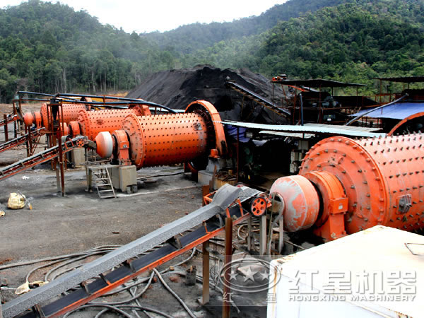 現(xiàn)場作業(yè)中 現(xiàn)場作業(yè)中