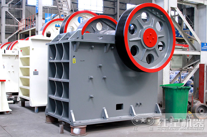 花崗巖顎式破碎機(jī)|車(chē)間 花崗巖顎式破碎機(jī)|車(chē)間