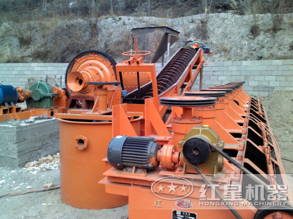 攪拌桶現(xiàn)場作業(yè) 攪拌桶現(xiàn)場作業(yè)