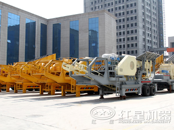 鵝卵石輪胎式移動(dòng)破碎站 鵝卵石輪胎式移動(dòng)破碎站