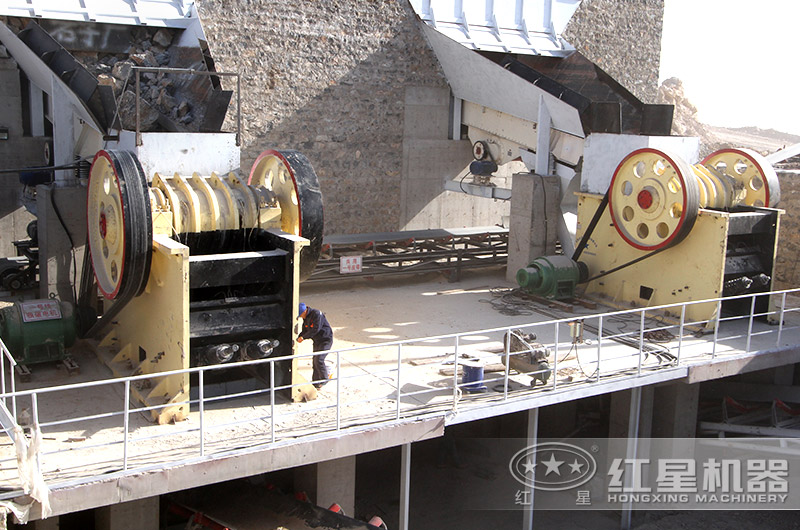 PE-400×600石灰石鄂式破碎機生產(chǎn)現(xiàn)場 PE-400×600石灰石鄂式破碎機生產(chǎn)現(xiàn)場