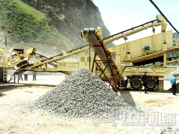 全新移動(dòng)碎石機(jī)作業(yè)現(xiàn)場(chǎng) 全新移動(dòng)碎石機(jī)作業(yè)現(xiàn)場(chǎng)