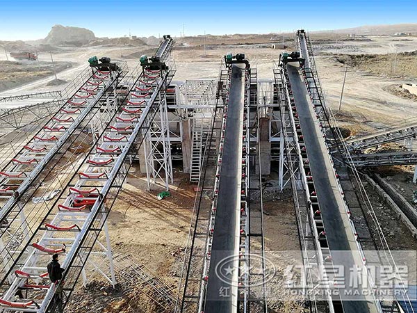 輸送機(jī)安裝、調(diào)試現(xiàn)場