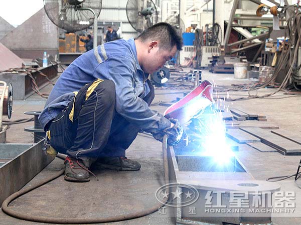 紅星錘式破碎機生產車間 紅星錘式破碎機生產車間