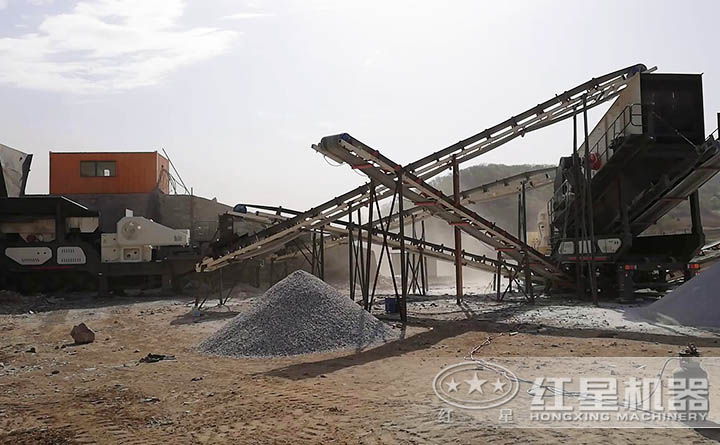 移動(dòng)破碎機(jī)客戶現(xiàn)場(chǎng) 移動(dòng)破碎機(jī)客戶現(xiàn)場(chǎng)