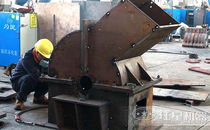 錘式破碎機(jī)未噴漆圖片 錘式破碎機(jī)未噴漆圖片