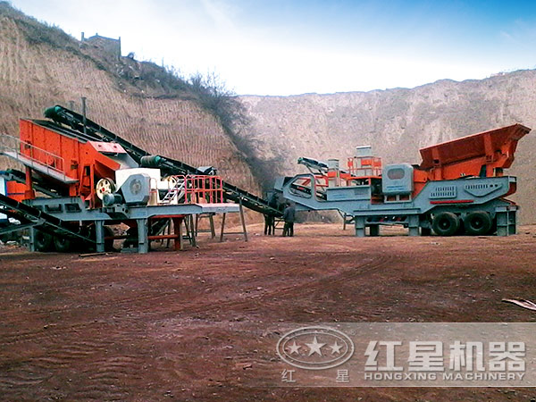 流動(dòng)顎式碎石機(jī)生產(chǎn)現(xiàn)場 流動(dòng)顎式碎石機(jī)生產(chǎn)現(xiàn)場