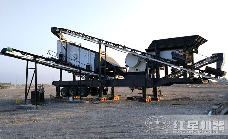 顎式移動破石機生產(chǎn)現(xiàn)場 顎式移動破石機生產(chǎn)現(xiàn)場