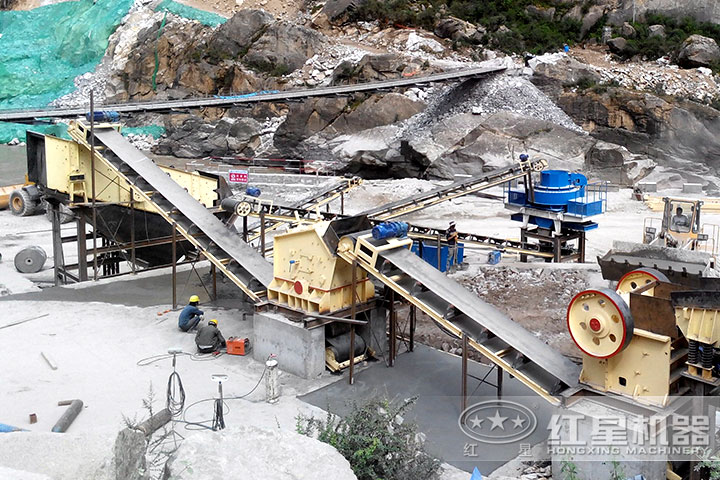 碎煤機(jī)生產(chǎn)現(xiàn)場 碎煤機(jī)生產(chǎn)現(xiàn)場