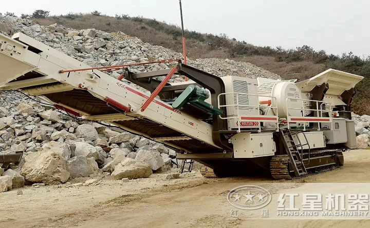 移動(dòng)破碎設(shè)備現(xiàn)場(chǎng) 移動(dòng)破碎設(shè)備現(xiàn)場(chǎng)