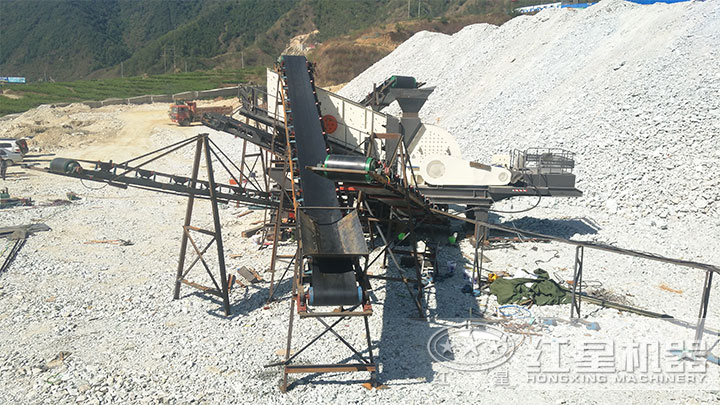 移動式碎石機器生產現場 移動式碎石機器生產現場
