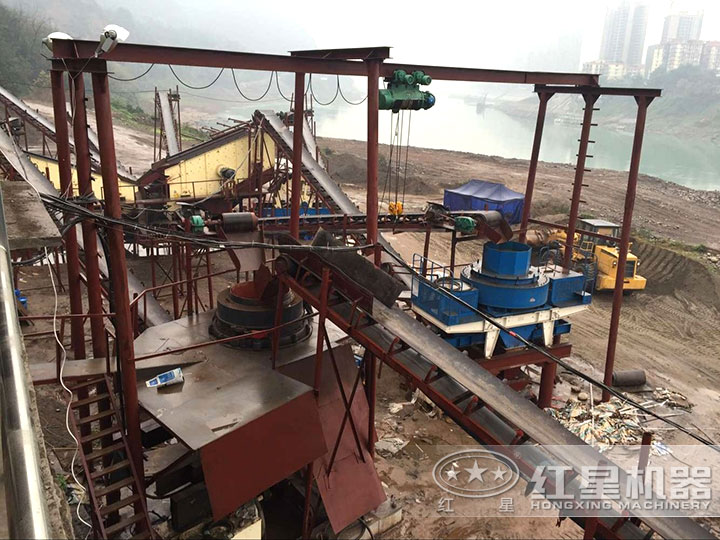 鵝卵石制砂生產(chǎn)現(xiàn)場 鵝卵石制砂生產(chǎn)現(xiàn)場
