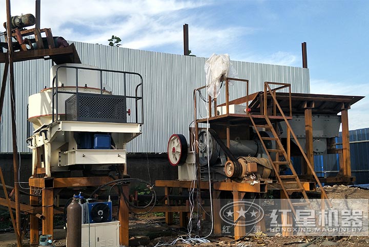 花崗巖制砂機生產(chǎn)現(xiàn)場 花崗巖制砂機生產(chǎn)現(xiàn)場