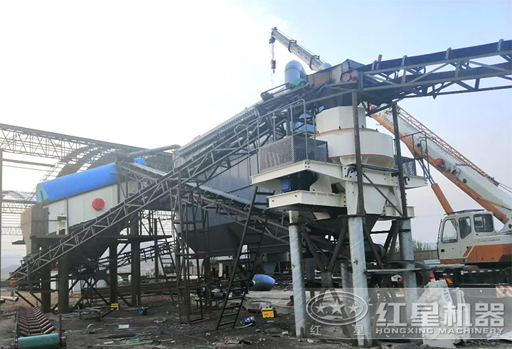 石英制砂機(jī)現(xiàn)場(chǎng) 石英制砂機(jī)現(xiàn)場(chǎng)