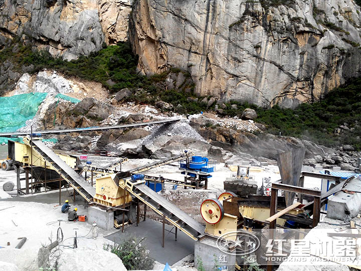 玄武巖制砂機(jī)現(xiàn)場 玄武巖制砂機(jī)現(xiàn)場