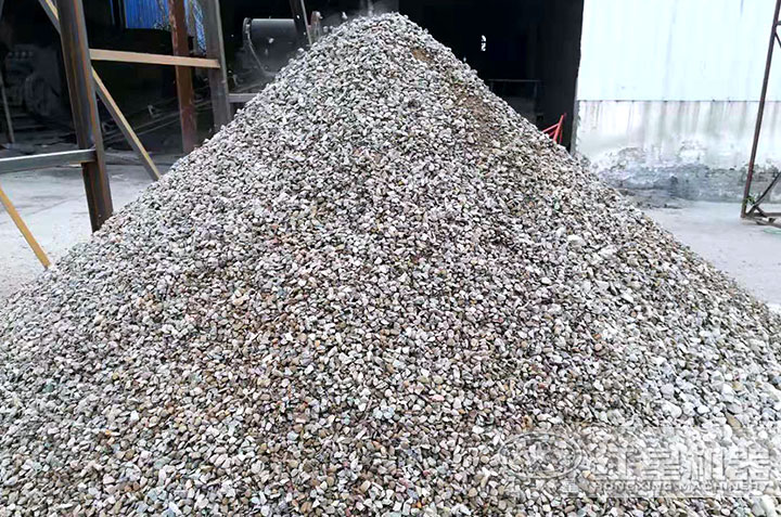 PCZ型重錘式破碎機客戶現(xiàn)場 PCZ型重錘式破碎機客戶現(xiàn)場