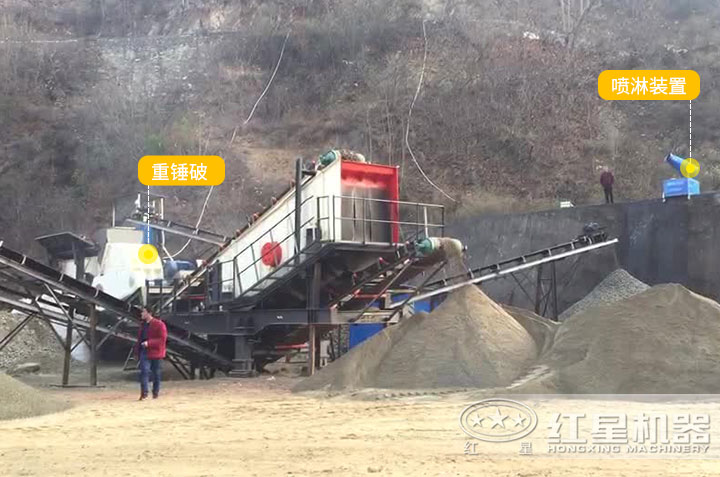 PCZ型重錘式移動破碎機客戶現(xiàn)場 PCZ型重錘式移動破碎機客戶現(xiàn)場