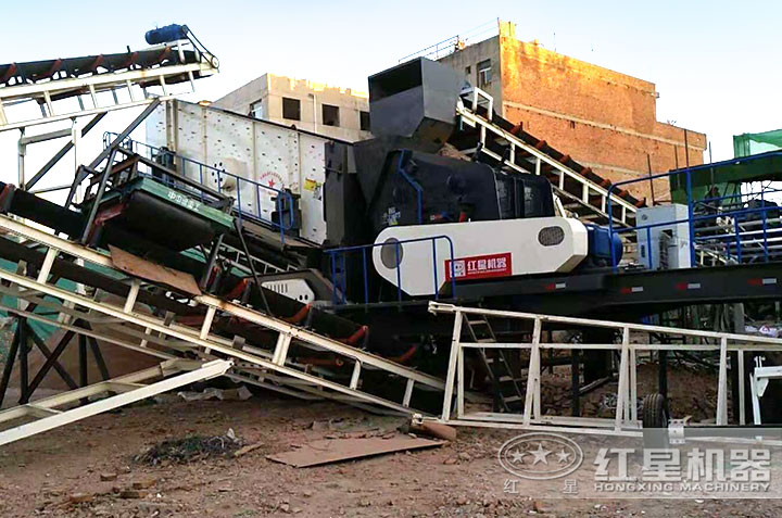 建筑垃圾移動(dòng)破現(xiàn)場(chǎng) 建筑垃圾移動(dòng)破現(xiàn)場(chǎng)