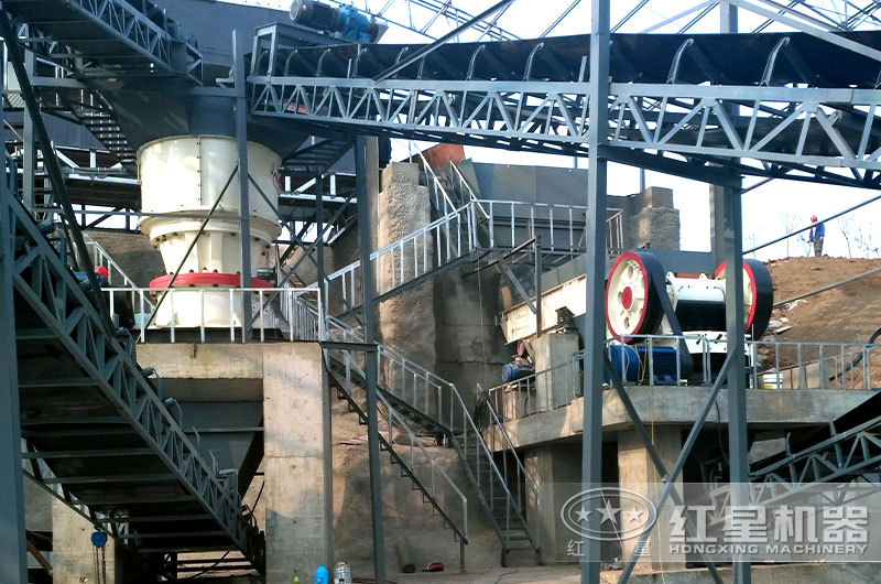 石英砂生產(chǎn)現(xiàn)場 石英砂生產(chǎn)現(xiàn)場