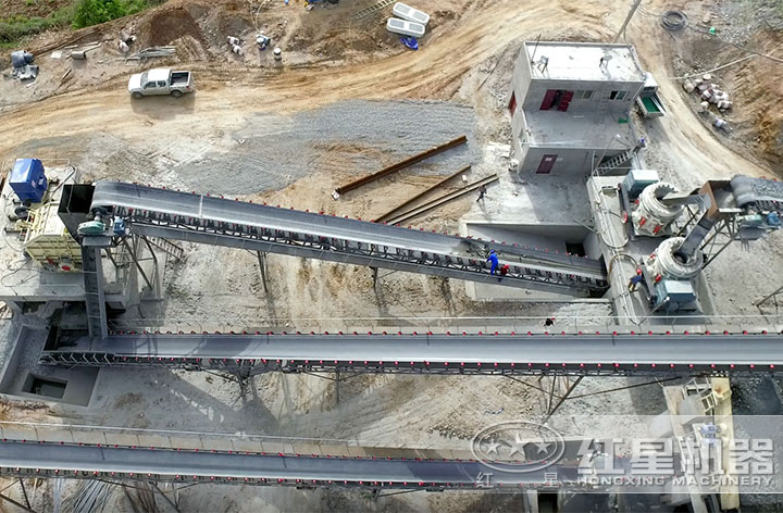 石料破碎制砂現(xiàn)場(chǎng) 石料破碎制砂現(xiàn)場(chǎng)