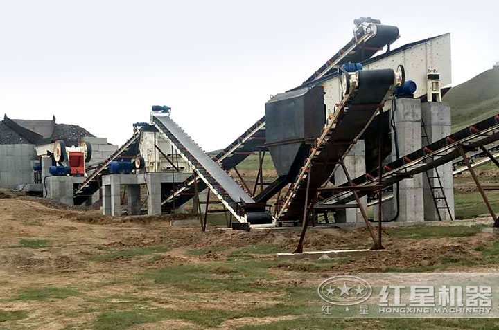 破碎機作業(yè)現(xiàn)場 破碎機作業(yè)現(xiàn)場