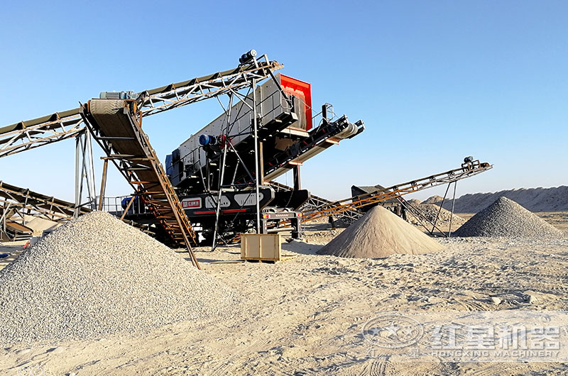 小型移動(dòng)式破碎機(jī)作業(yè)現(xiàn)場(chǎng) 小型移動(dòng)式破碎機(jī)作業(yè)現(xiàn)場(chǎng)