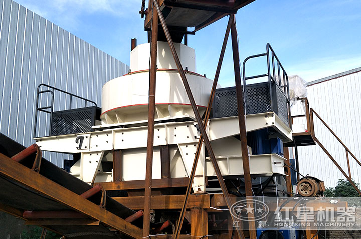 硅石制砂機(jī)作業(yè)現(xiàn)場 硅石制砂機(jī)作業(yè)現(xiàn)場