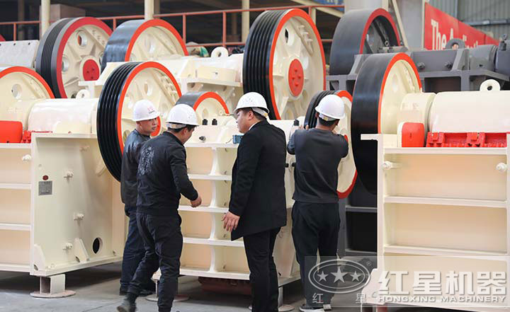 用戶來(lái)廠考察，多種設(shè)備型號(hào)讓用戶眼見為實(shí)