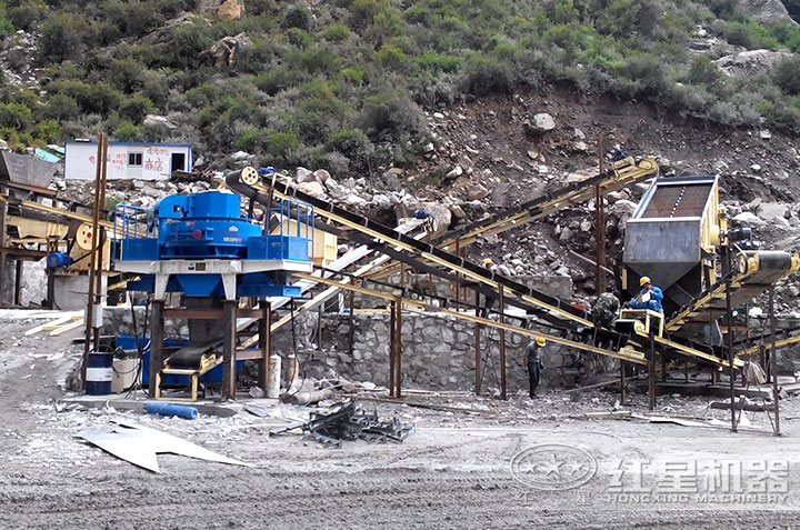 河卵石打砂現(xiàn)場(chǎng) 河卵石打砂現(xiàn)場(chǎng)