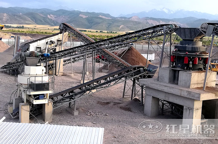 風(fēng)化砂制砂機(jī)作業(yè)現(xiàn)場 風(fēng)化砂制砂機(jī)作業(yè)現(xiàn)場