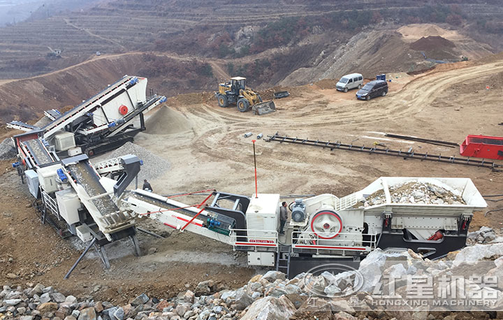 移動式碎石機(jī)作業(yè)現(xiàn)場 移動式碎石機(jī)作業(yè)現(xiàn)場