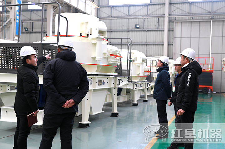 用戶來廠考察，有業(yè)務(wù)經(jīng)理現(xiàn)場報(bào)價(jià)