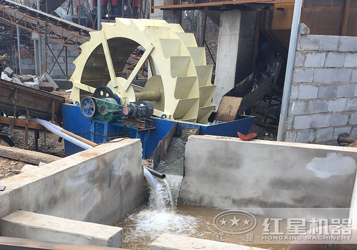 大型水洗砂機(jī)設(shè)備作業(yè)現(xiàn)場(chǎng) 大型水洗砂機(jī)設(shè)備作業(yè)現(xiàn)場(chǎng)