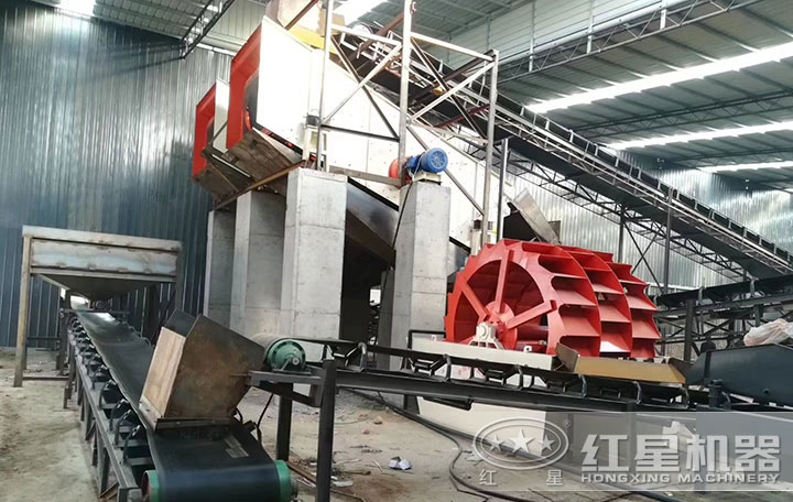 大型水洗砂機(jī)設(shè)備作業(yè)現(xiàn)場(chǎng) 大型水洗砂機(jī)設(shè)備作業(yè)現(xiàn)場(chǎng)