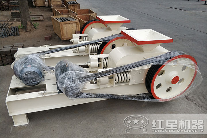 對(duì)輥式破碎機(jī) 對(duì)輥式破碎機(jī)