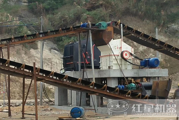 細(xì)碎機(jī)制砂現(xiàn)場(chǎng) 細(xì)碎機(jī)制砂現(xiàn)場(chǎng)