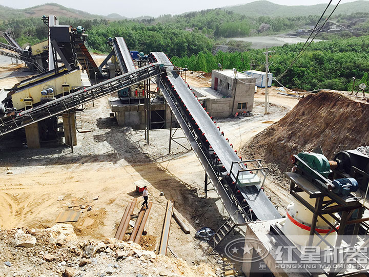 玄武巖破碎生產(chǎn)現(xiàn)場 玄武巖破碎生產(chǎn)現(xiàn)場