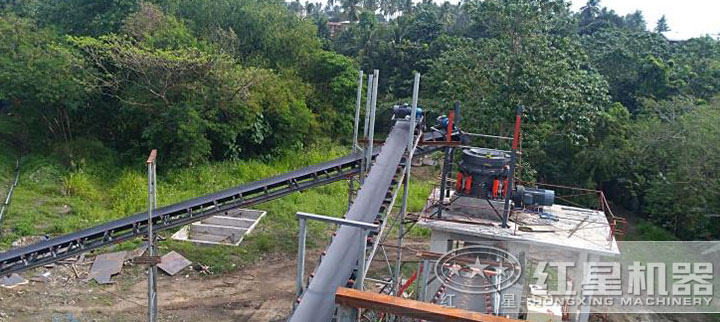 青石破碎現(xiàn)場 青石破碎現(xiàn)場