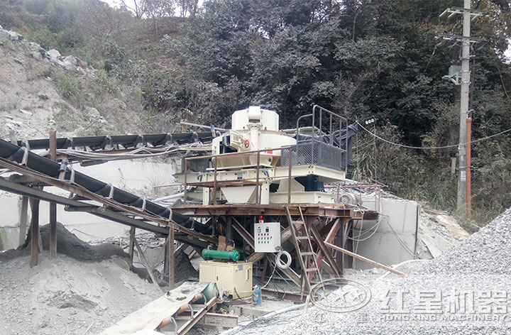 粉砂機(jī)作業(yè)現(xiàn)場(chǎng) 粉砂機(jī)作業(yè)現(xiàn)場(chǎng)