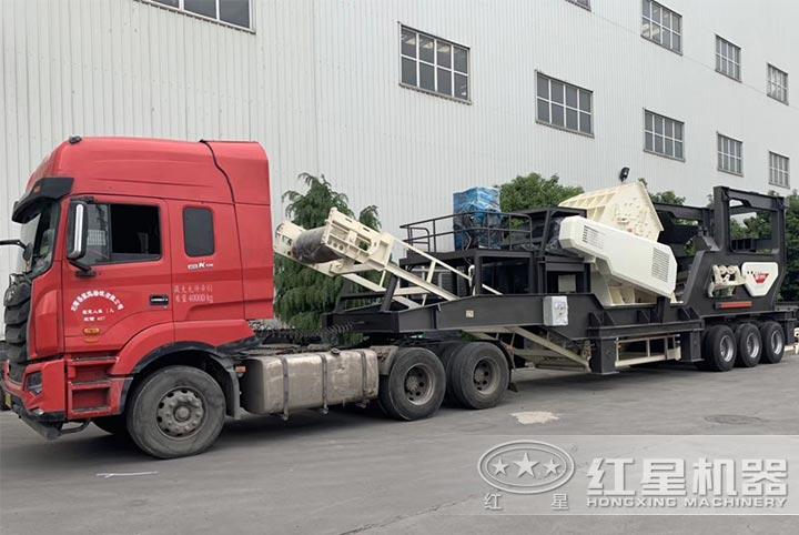 移動式重錘碎石機(jī)發(fā)貨現(xiàn)場 移動式重錘碎石機(jī)發(fā)貨現(xiàn)場